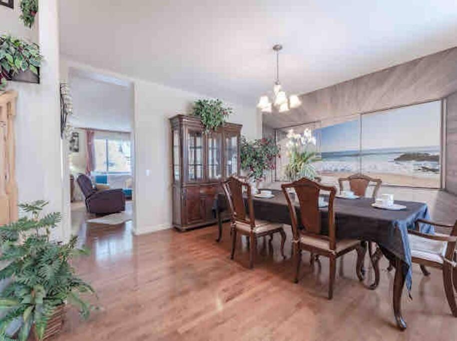 Вілла 2500 Sq House In Springbank Hill Bl 261818 Калґарі Екстер'єр фото